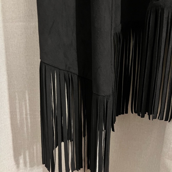 Long Fringe jacket/shall - Picture 3 of 3